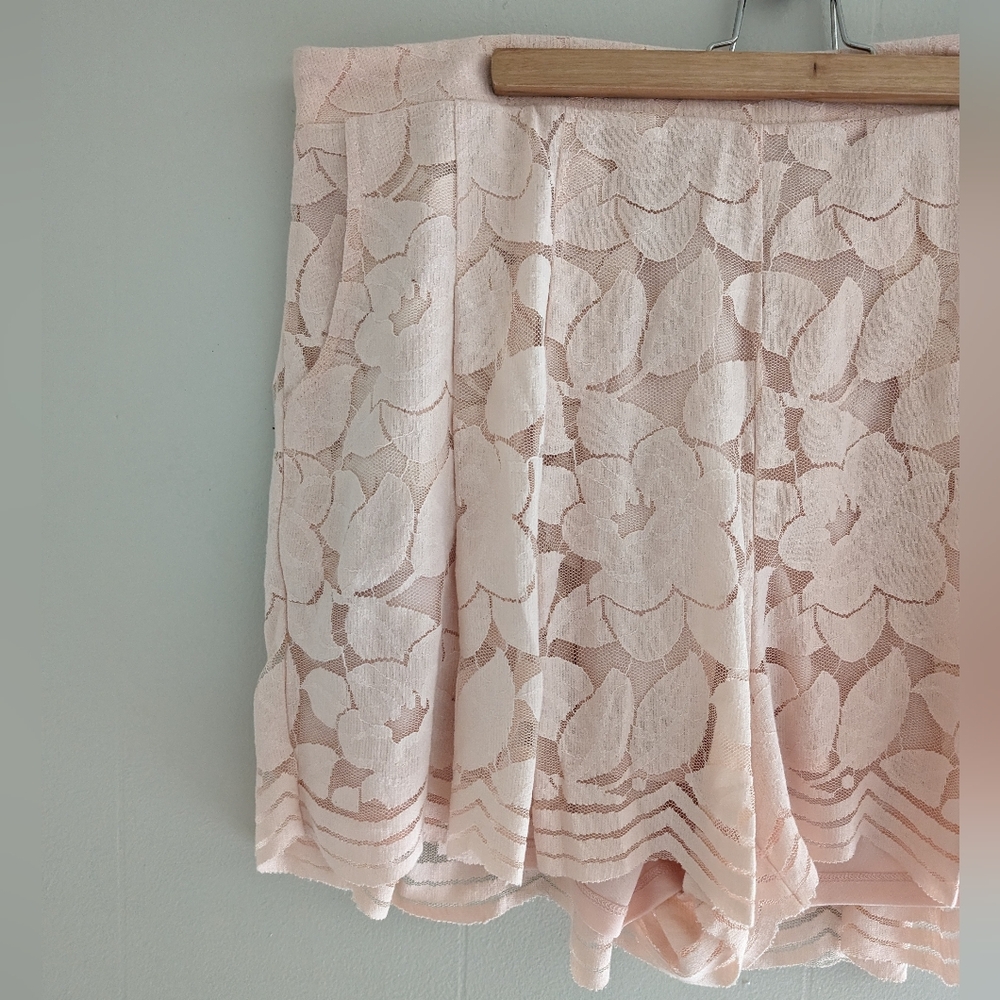 Torrid Scalloped Lace Shorts - Picture 3 of 7